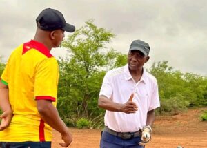 Charles Kaboré et Salif Samaké, président de la Fédération burkinabè de golf.