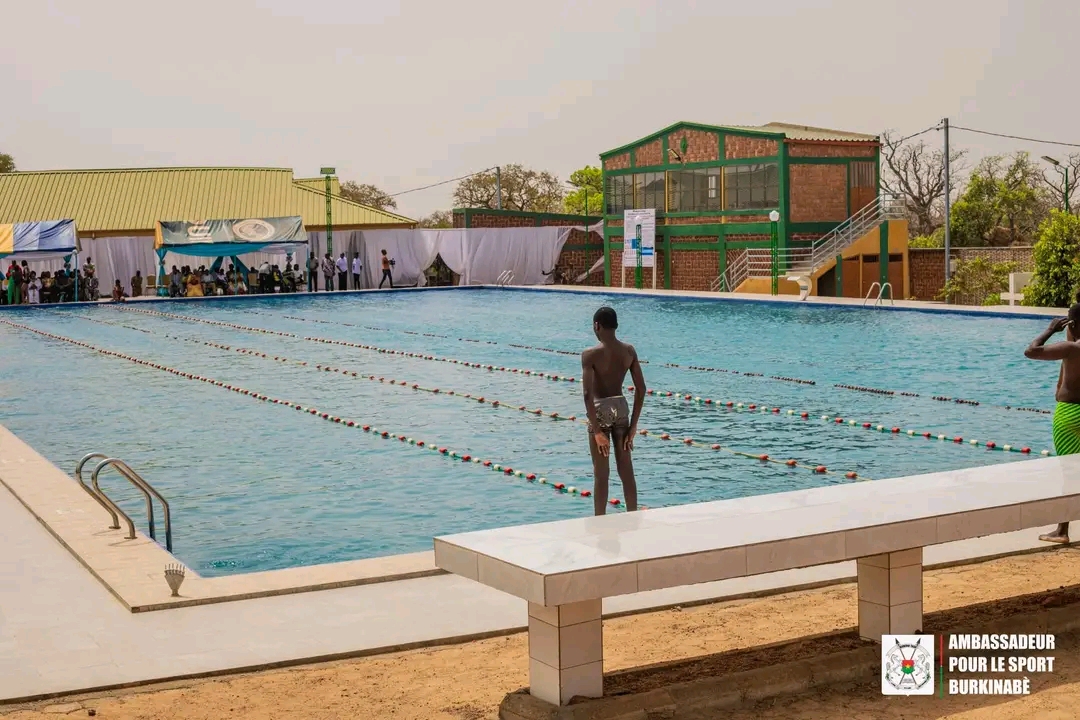 Le Burkina Faso inaugure sa première piscine olympique.