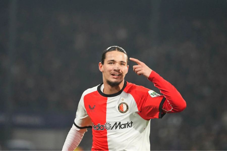 Feyenoord Anis Hadj Moussa rêve de jouer en Premier League
