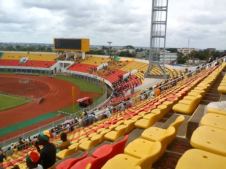 Stade Mathieu Kérékou pas aux normes de la CAF