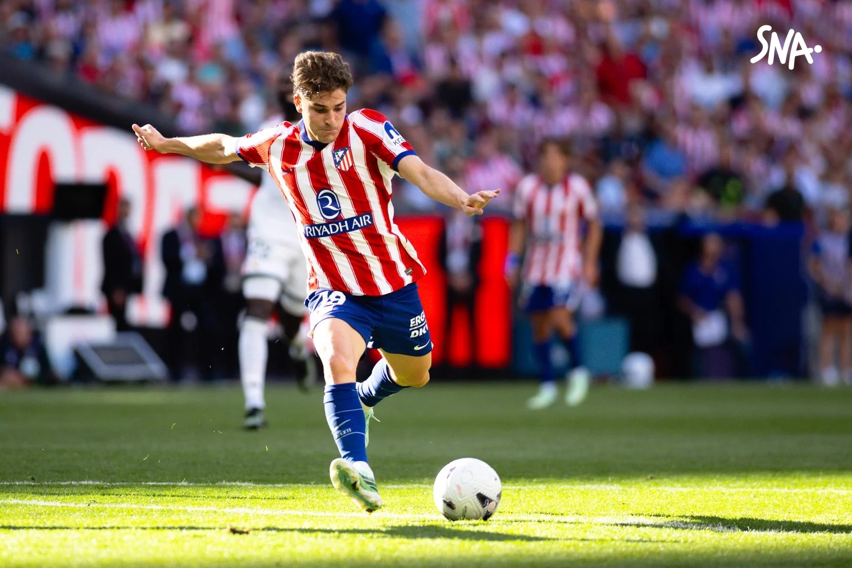 Julián Álvarez in action for Atlético. Archive photograph used by the club for its preview; match and photograph date not specified.