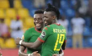Alain Traoré et son petit frère Bertrand Traoré, actuel capitaine des Étalons du Burkina Faso.
