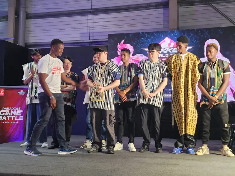 Les joueurs réunis à la remise des prix du Paradise Game Battle 2026 à Abidjan.