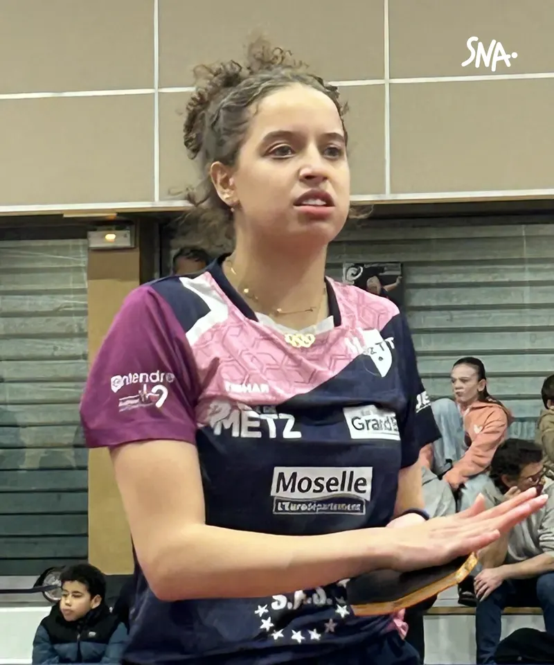 Hana Goda, raquette en main, en tenue du Metz TT à Saint-Denis le 15 février 2026 (archive).