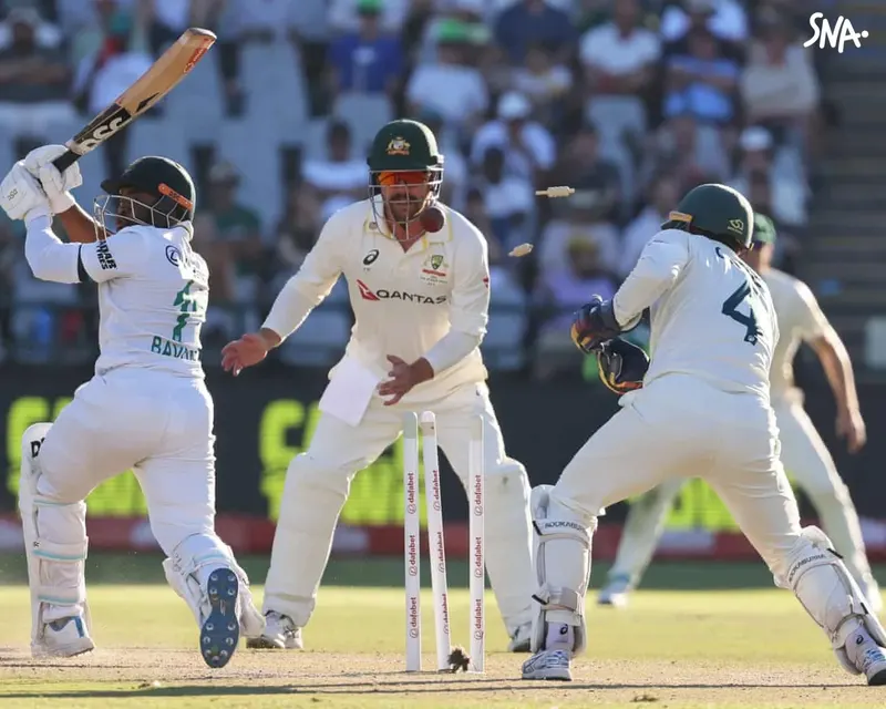 Temba Bavuma est éliminé par Nathan Lyon lors de la troisième journée du Test Afrique du Sud–Australie à Newlands, le 29 octobre 2026.