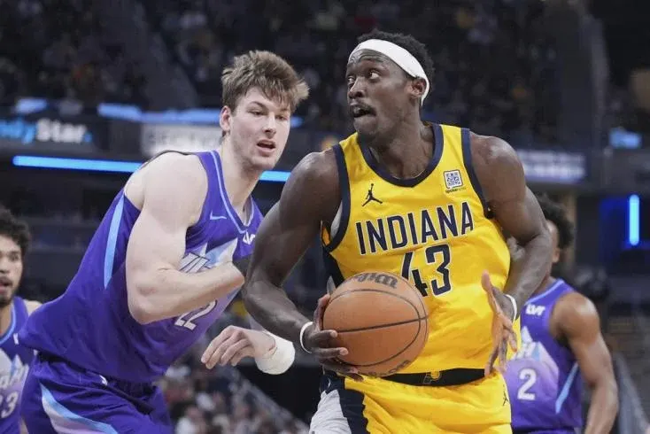 Pascal Siakam, ball in hand, in an Indiana Pacers jersey.