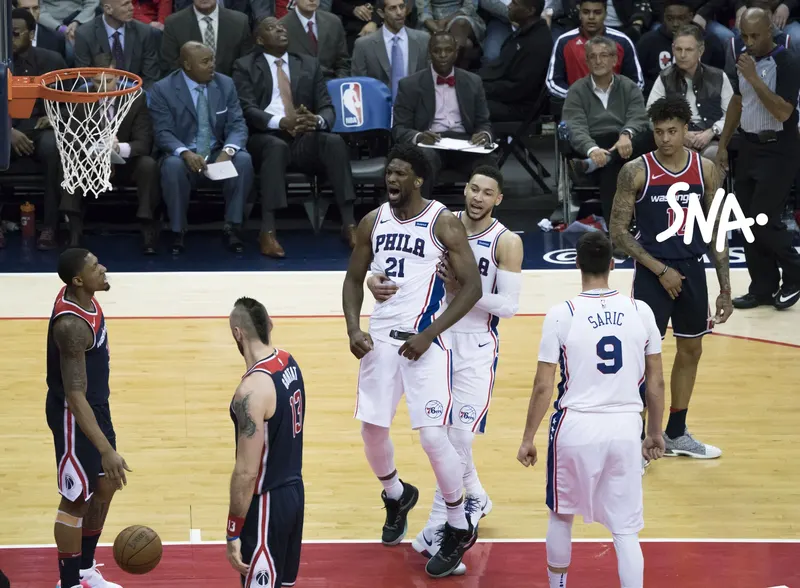 Joel Embiid avec Philadelphie face à Washington, photographie d’archive du 25 février 2018.