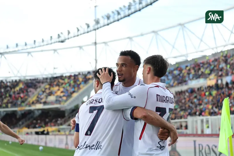 Bologna players celebrate together. Illustration photo from the club's archives; date taken not verified.