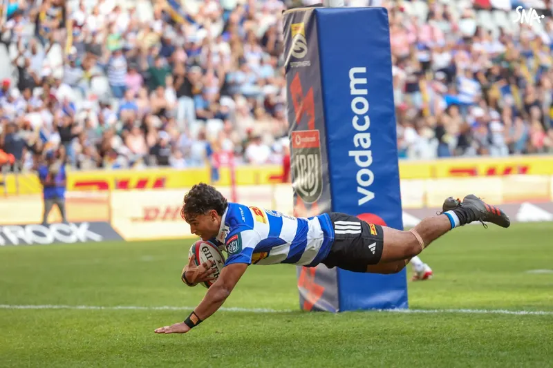 Un joueur des Stormers marque un essai contre les Scarlets au DHL Stadium du Cap, le 24 octobre 2026.