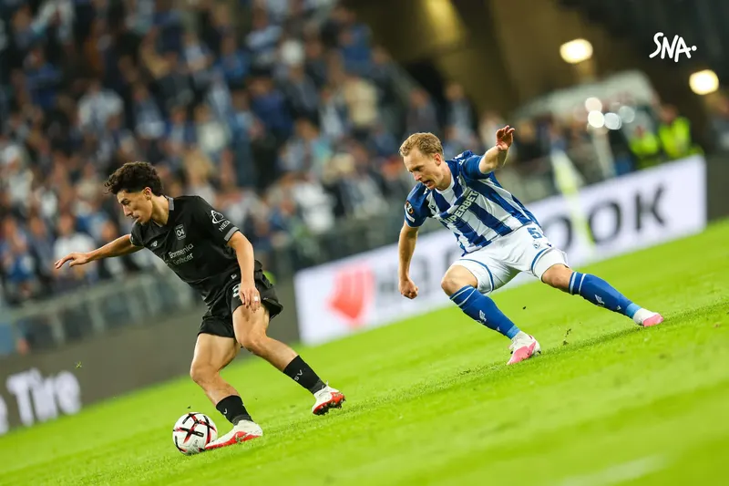 Ibrahim Maza en action face au Lech Poznań en Ligue Europa, le 15 octobre 2026.