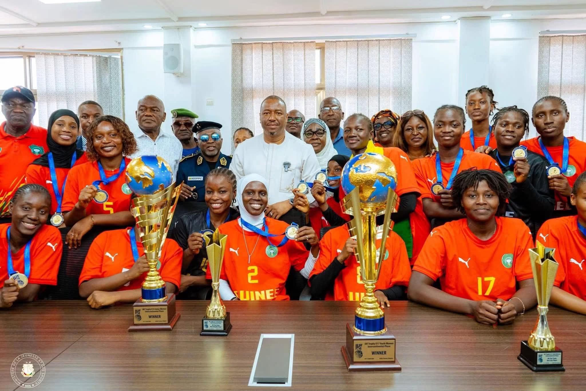 Guinean women's handball is experiencing a successful period. Guinean women's handball is experiencing a successful period.