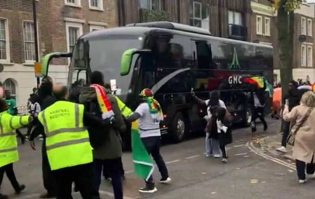 Retard, échauffement bâclé, Tanière ouverte... récit de de la préparation chaotique du Sénégal avant le Brésil
