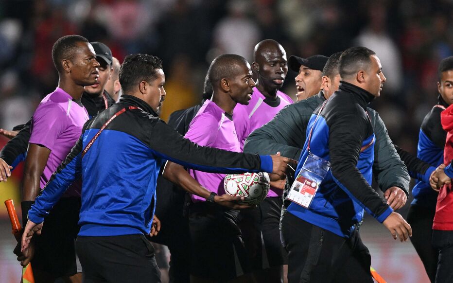 CAN 2025 : l'Algérie saisit la CAF contre l'arbitre Issa Sy
