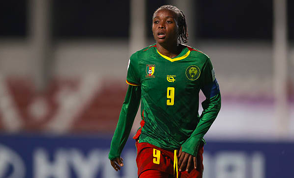 Foot féminin : qui est Lys Tiwa, la meilleure joueuse du Cameroun ?