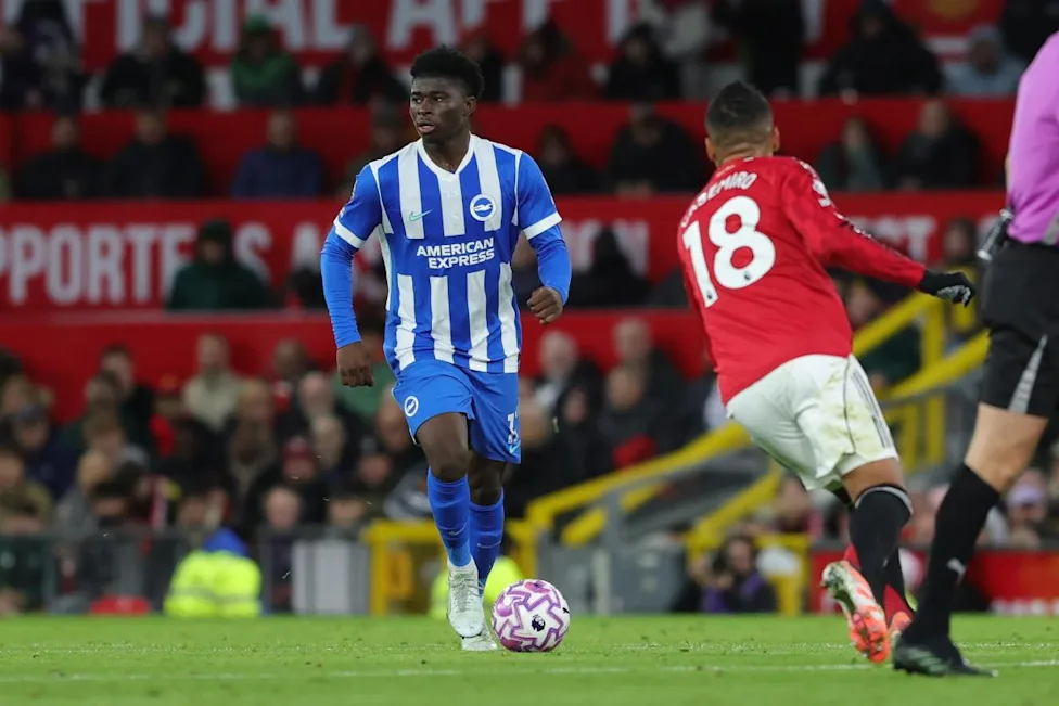  Carlos Baleba, la pièce manquante du milieu de Manchester United ?