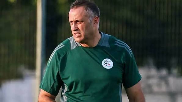 Brahim Hemdani dans le grand bain avec l'Algérie