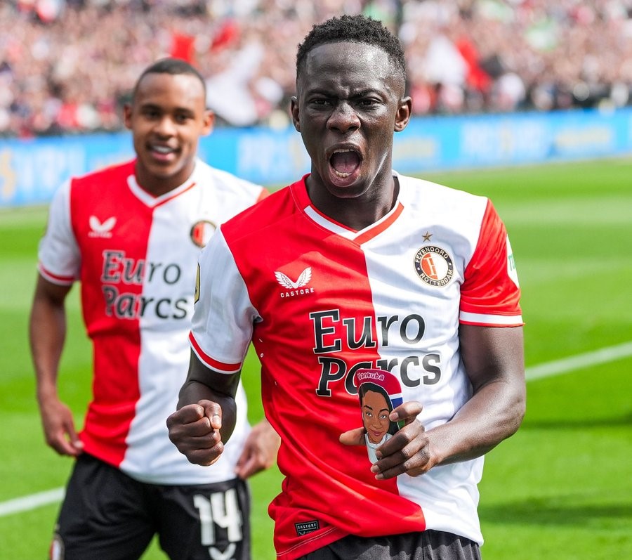 Feyenoord : Yankuba Minteh, pique comme un Scorpion