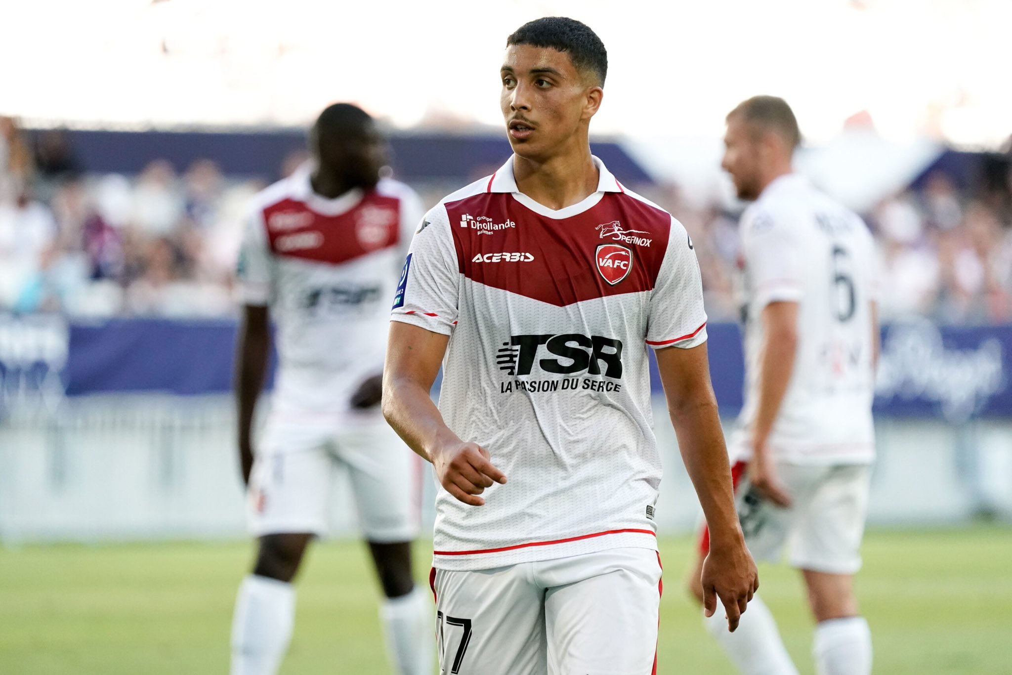 Aymen Boutoutaou, le dribble avant tout