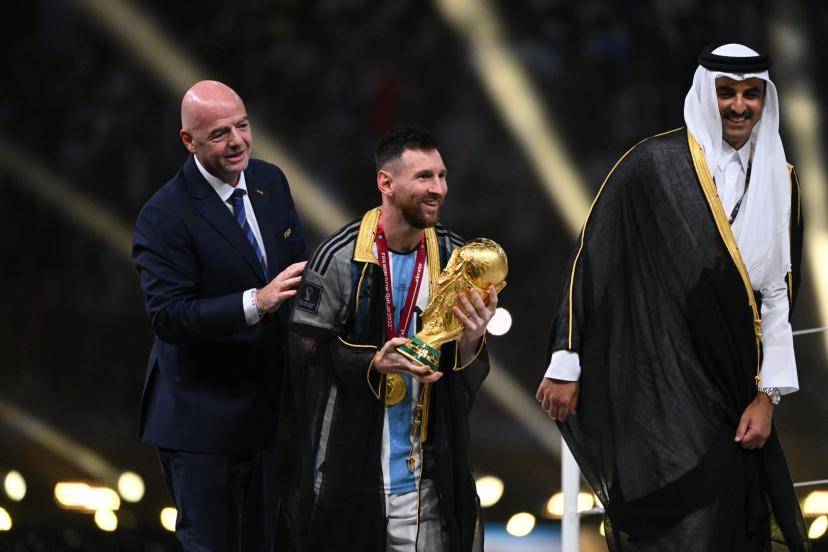 Mondial 2022 : le bisht de Messi, l'autre symbole de la finale
