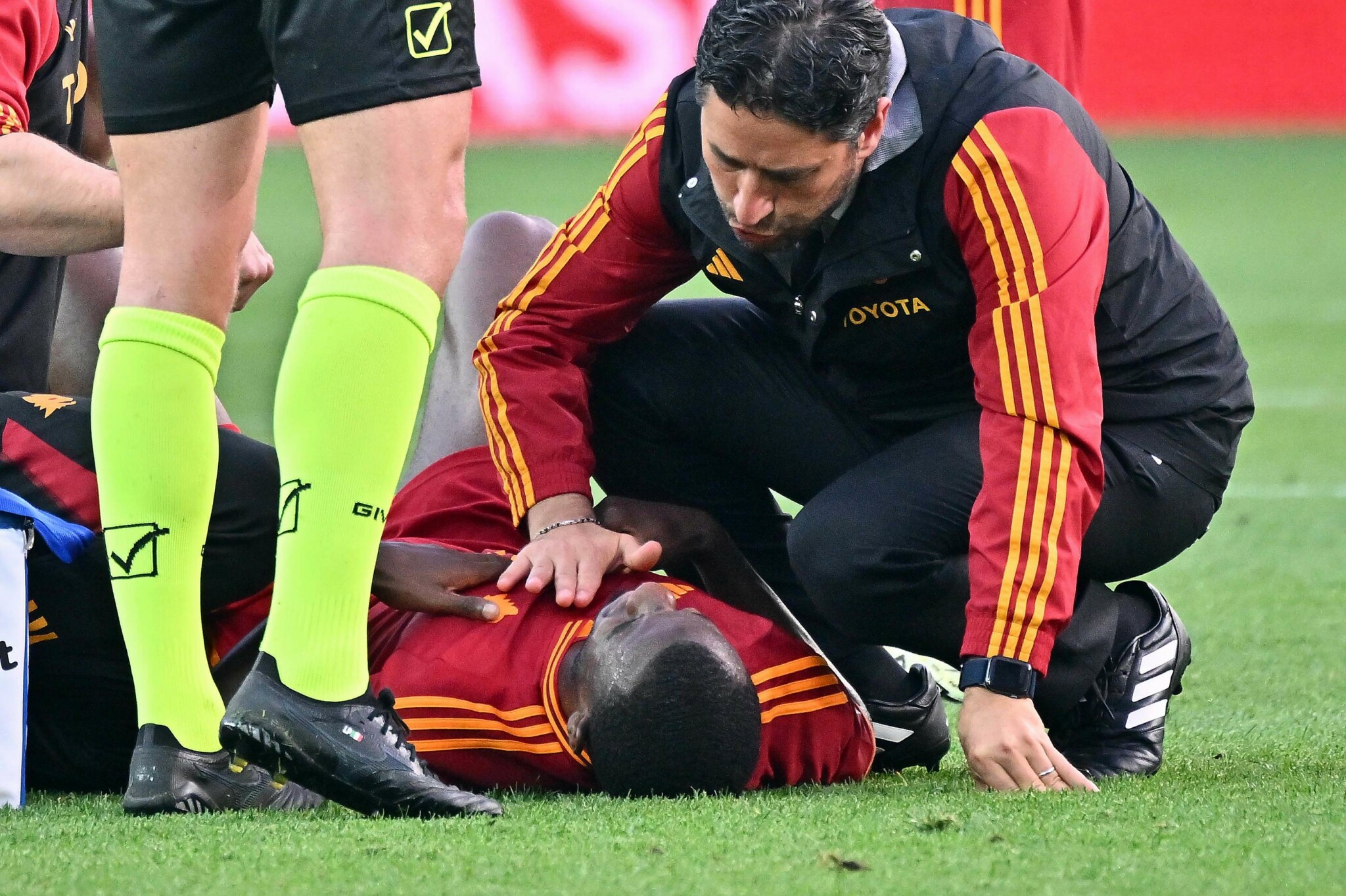 AS Roma : Evan Ndicka quitte l'hôpital sans « pathologie cardiaque »