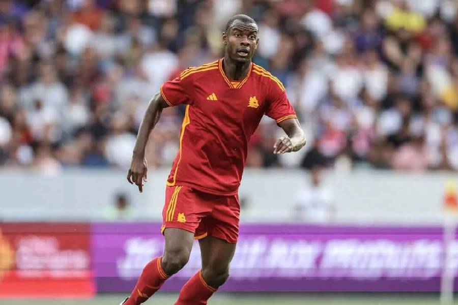 Trois raisons pour lesquelles Evan Ndicka ne doit pas signer à l'OM