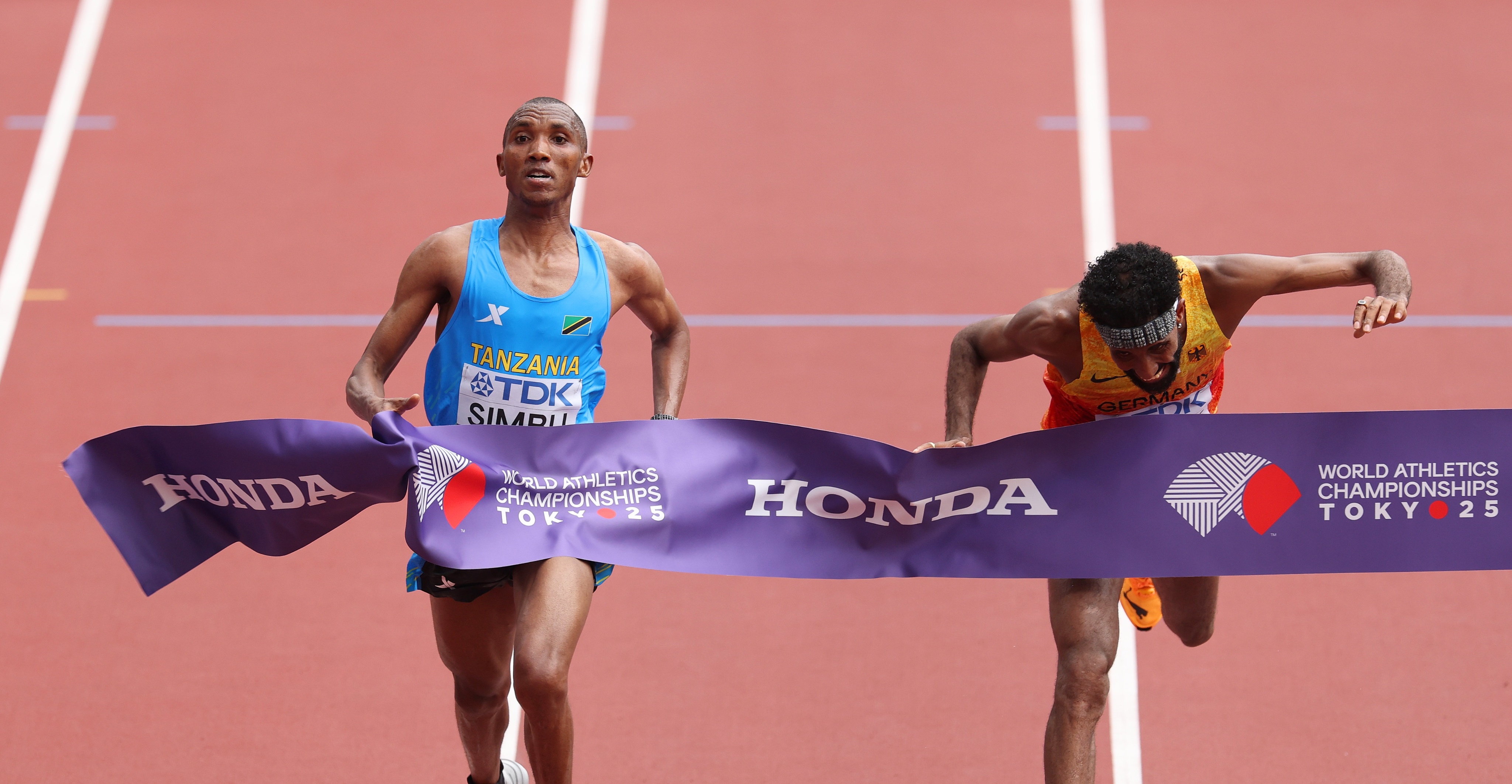 Qui est Alphonce Simbu, premier athlète tanzanien à remporter la médaille d'or aux Mondiaux d'athlétisme ?