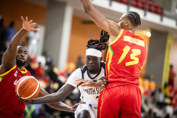 AfroBasket 2025 : la Guinée frappe fort, le Sénégal et l’Égypte assurent, l’Angola déroule