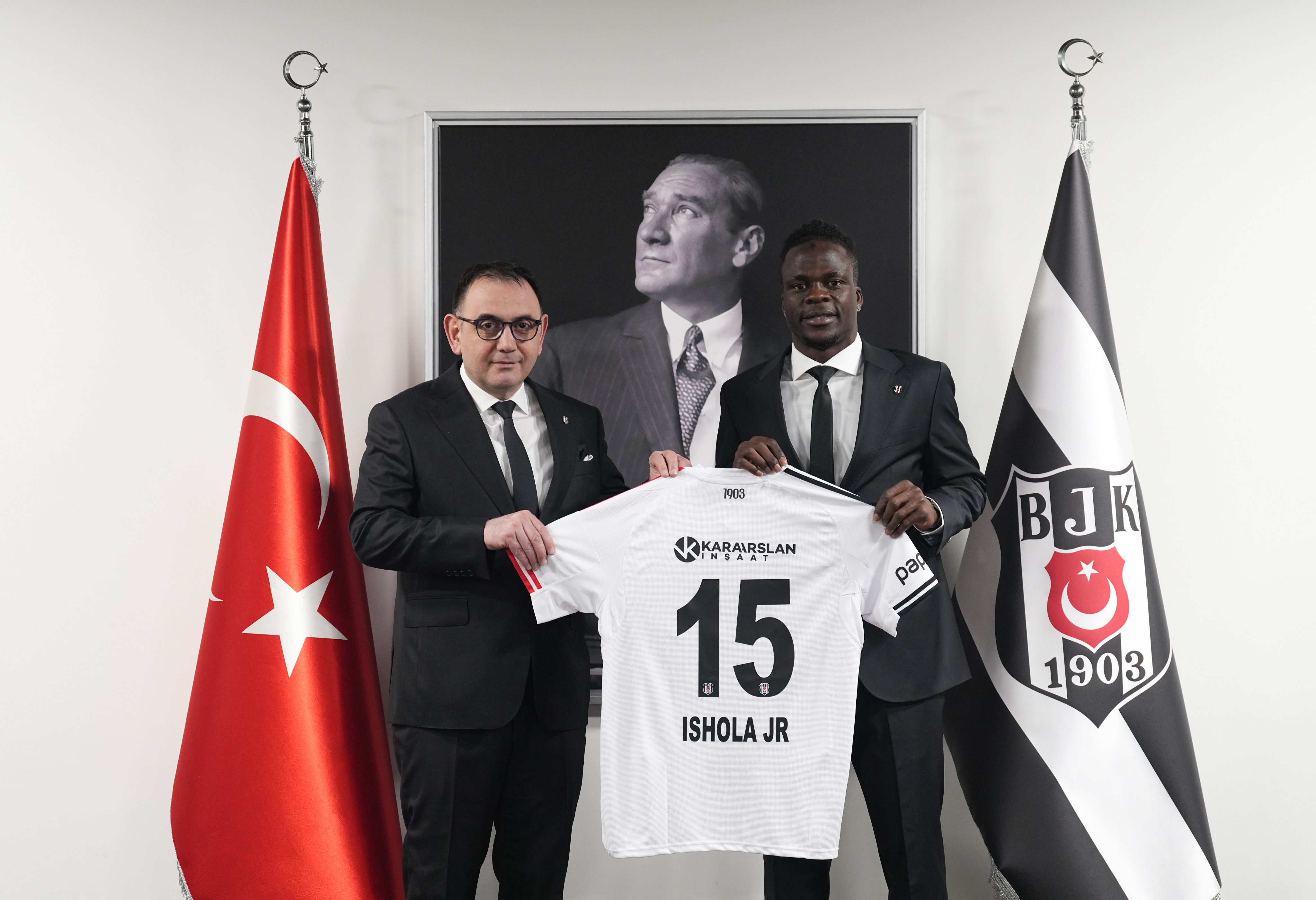 Besiktas officialise la signature de Junior Olaitan