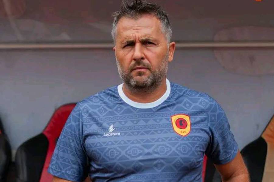 Patrice Beaumelle en discussions avec l'Espérance de Tunis