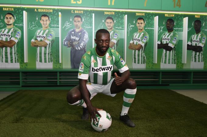 Youssouf Sabaly has not yet been registered in the squad of Betis Seville in Spain