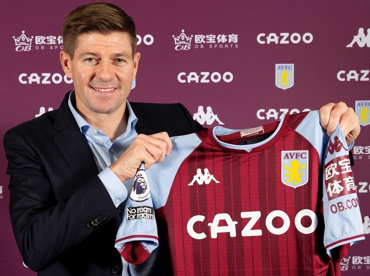 Steven Gerrard signe à Aston Villa