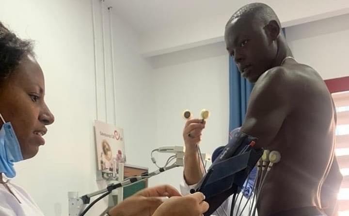 Alioune Mbaye passe sa visite médicale en Tunisie dans le cadre de son transfert au Club Africain.