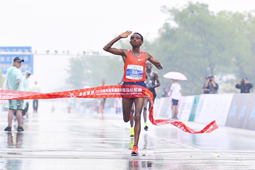 Mosinet Geremew quadruple vainqueur du marathon de Yangzhou