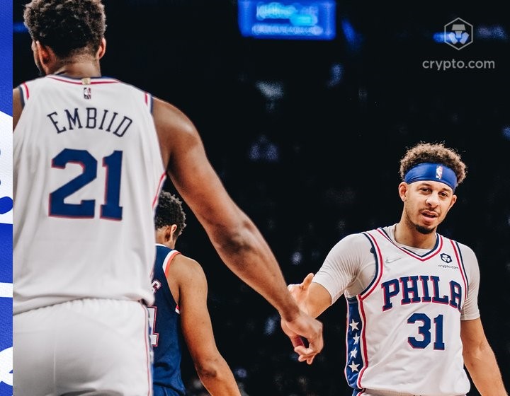 Jo Embiid et Seth Curry Sixers