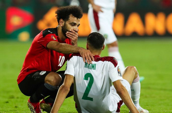 Achraf Hakimi consolé par Mohamed Salah