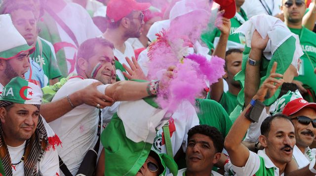 Supporters algériens survoltés.
