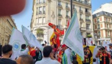 Les fans de l'ES Zarzis devant l'ambassade de Tunisie à Paris