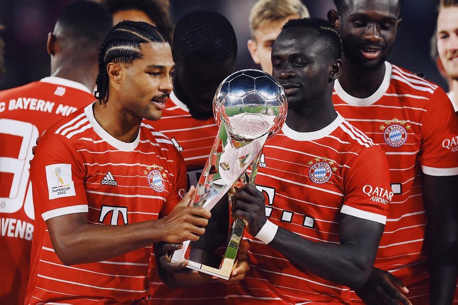 Bundesliga Sadio Mané tient son premier trophée en Allemagne
