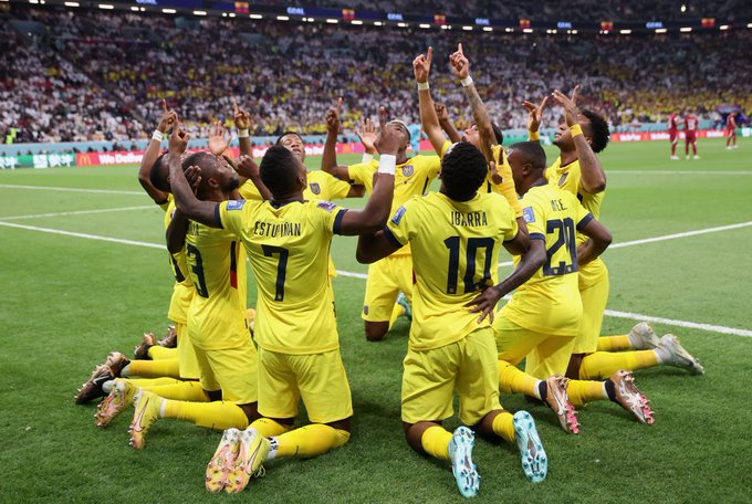 Equateur mène 2-0 contre Qatar à la mi-temps