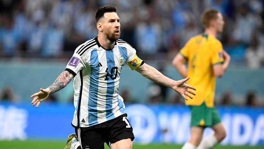 Argentina's forward #10 Lionel Messi celebrates after he scored his team's first goal during the Qatar 2022 World Cup round of 16 football match between Argentina and Australia at the Ahmad Bin Ali Stadium in Al-Rayyan, west of Doha on December 3, 2022. (Photo by Alfredo ESTRELLA / AFP)