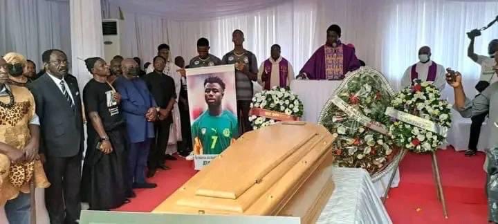 Les obsèques de Modeste Mbami sans Samuel Eto'o.