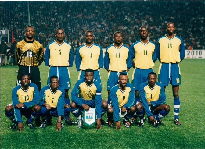 La sélection qui a offert au Rwanda sa première qualification à la CAN (2004). 