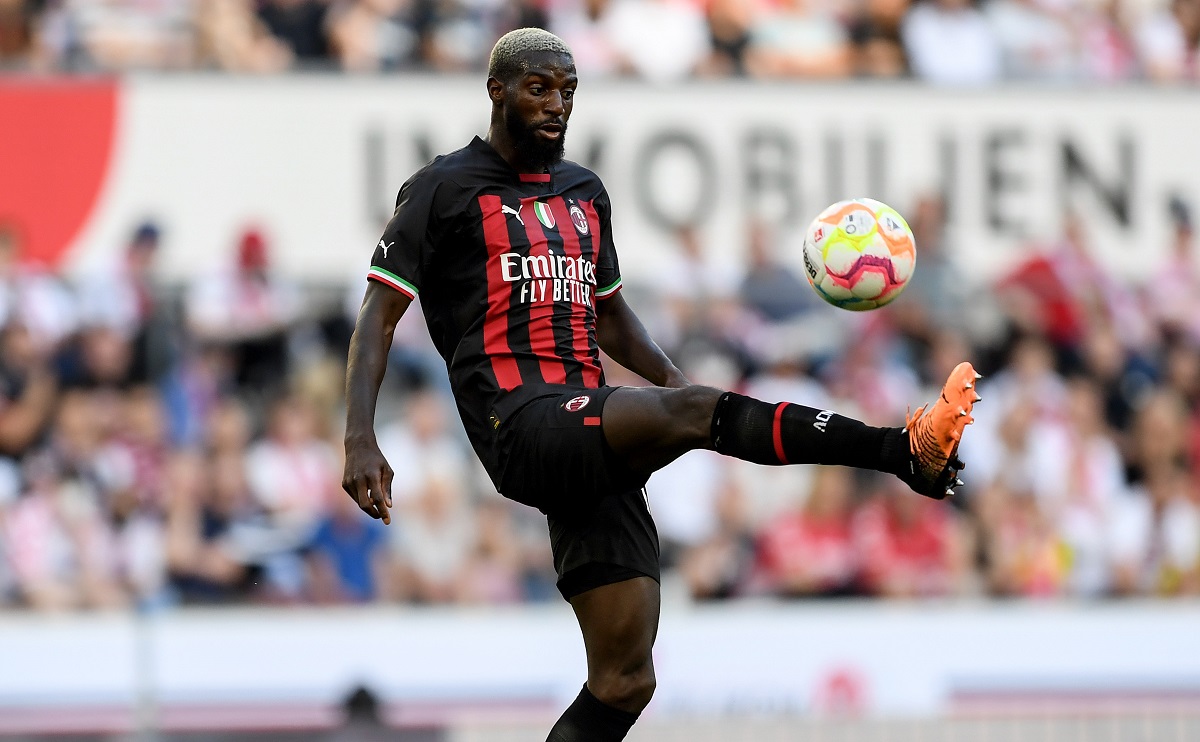 COLOGNE, GERMANY - JULY 16:  Tiemoue Bakayako of AC Milan controls the ball during the FC Koeln v AC Milan game at RheinEnergieStadion on July 16, 2022 in Cologne, Germany. (Photo by Frederic Scheidemann/Getty Images)