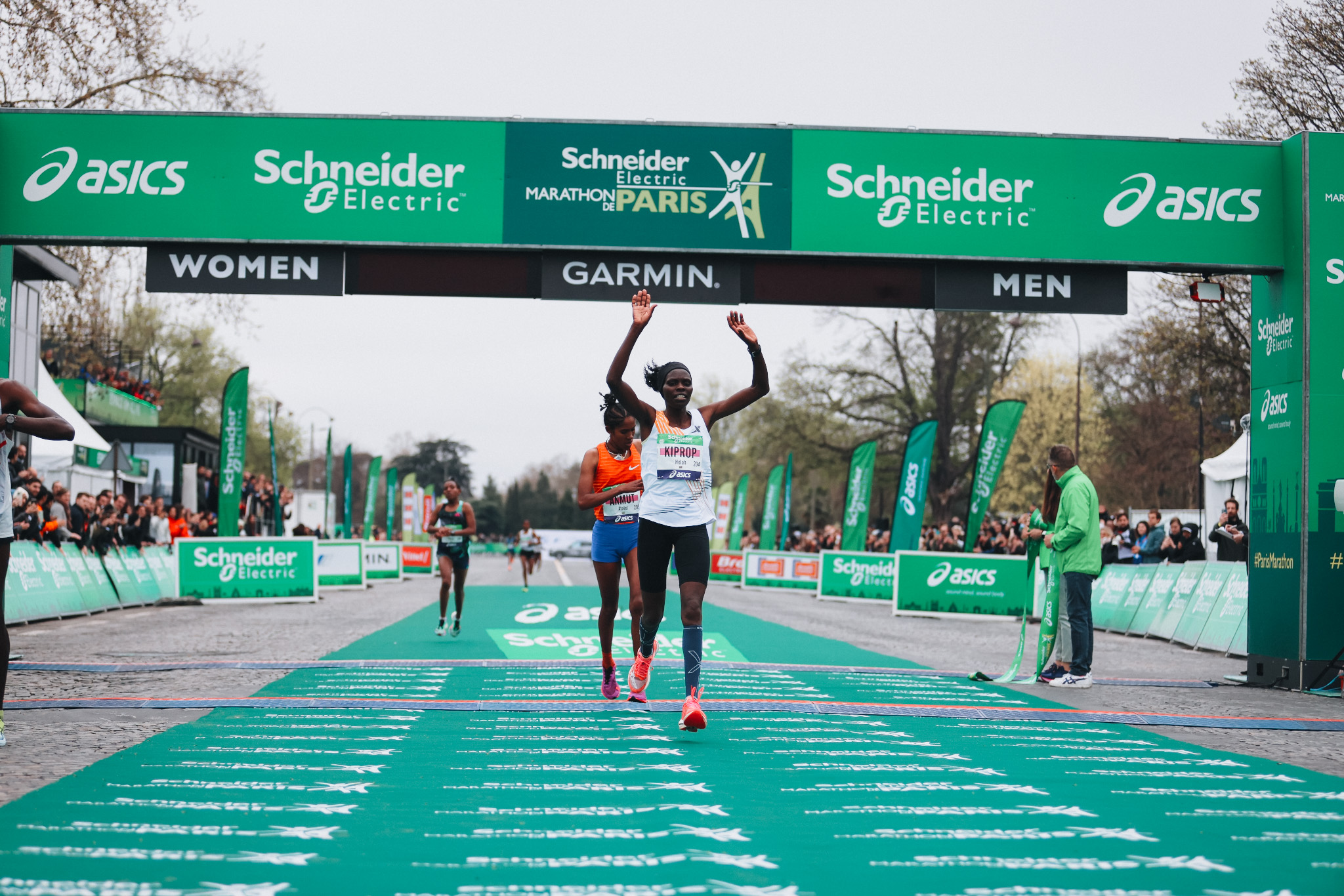 Helah Kiprop gagne le Marathon de Paris 2023