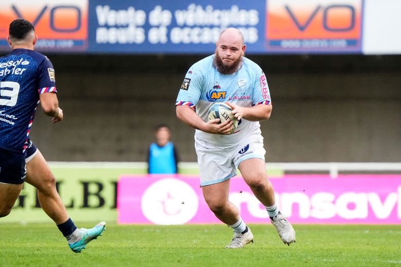 Pieter Ernst SCHOLTZ of Aviron Bayonnais during the Top 14 match between Montpellier and Bayonne at GGL Stadium on November 26, 2022 in Montpellier, France. (Photo by Hugo Pfeiffer/Icon Sport)