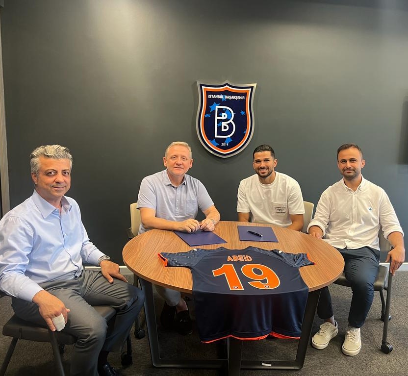 Mehdi Abeid signe à Istanbul Basaksehir