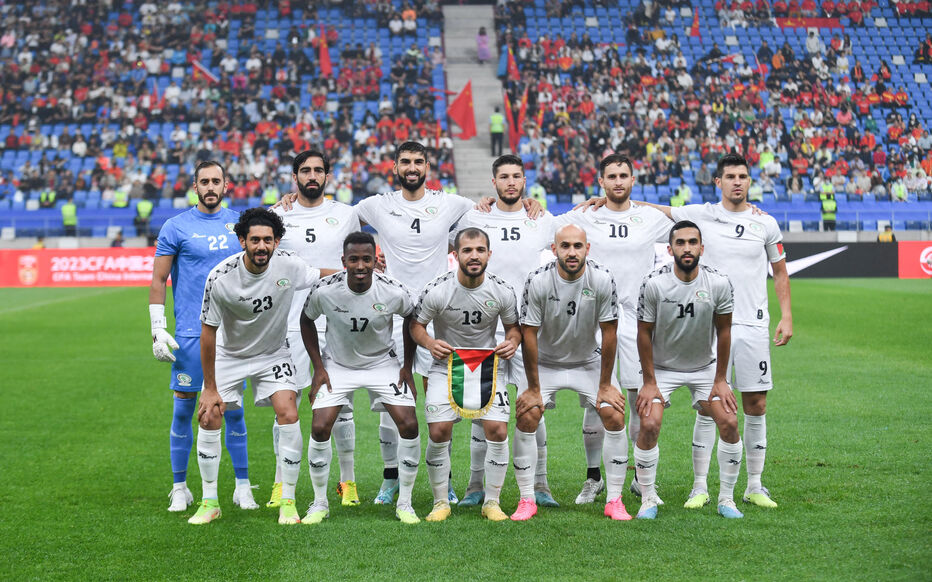 (230620) -- DALIAN, June 20, 2023 (Xinhua) -- Players of Palestine line up ahead of an international friendly football match between China and Palestine in Dalian, northeast China's Liaoning Province, June 20, 2023. (Xinhua/Long Lei) - Photo by Icon sport