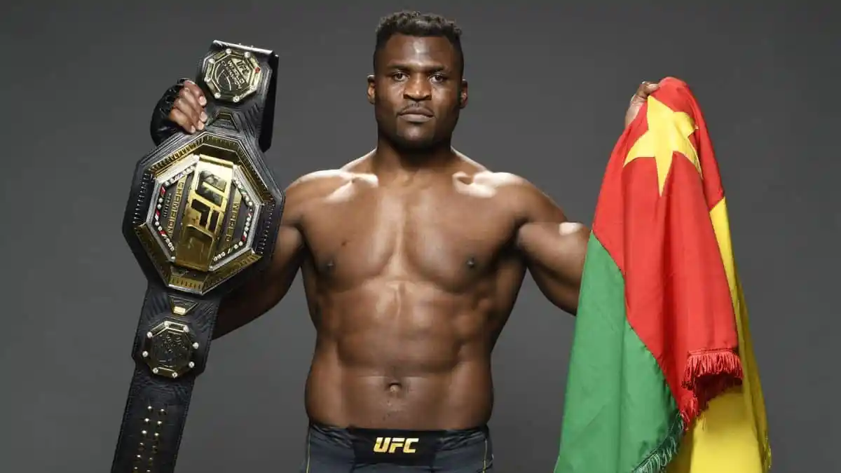 Francis Ngannou à la conquête de la boxe anglaise