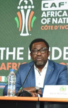 Veron Mosengo-Omba SG CAF