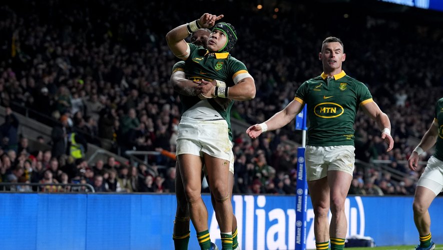 South Africa's Cheslin Kolbe (left) celebrates after scoring a try during the Autumn international match at the Allianz Stadium, London. Picture date: Saturday November 16, 2024.   - Photo by Icon Sport